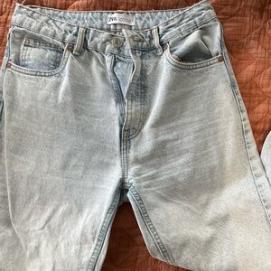 Women’s, cropped Zara jeans size 6